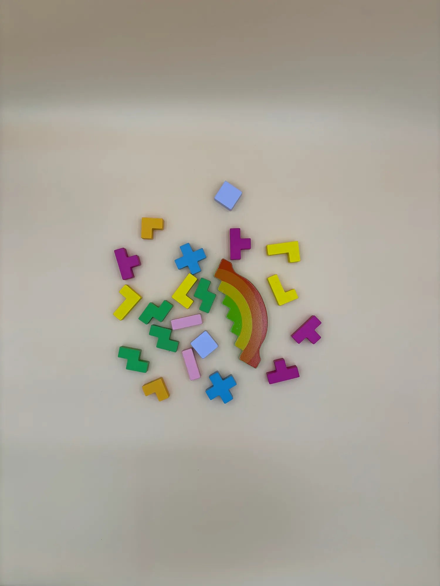 jouet_educatif_bois_enfant_tom_blocs_empilables_avant